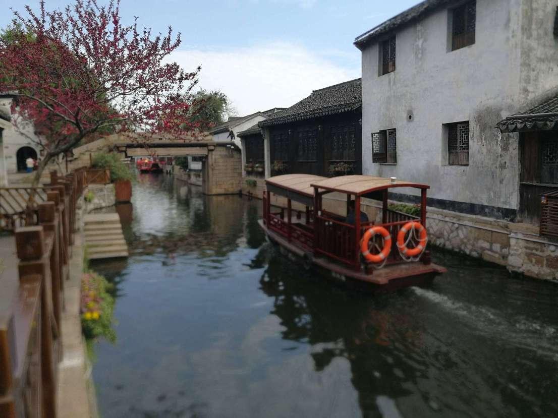 了解白色鞋子染上油漆,怎么办?-分享有趣内容的红迪网平台